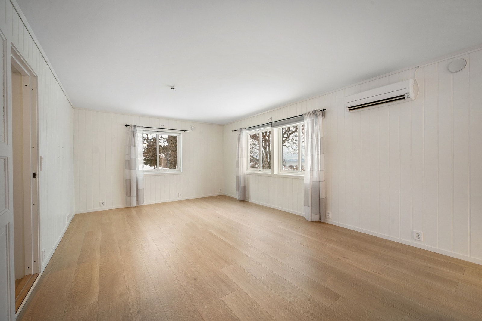 Store deler av leiligheten er renovert i tidsrommet 2022-2025 Galleribilde