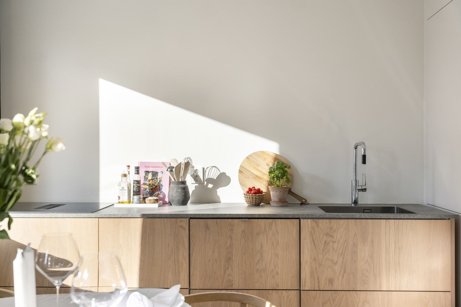 Pent kjøkken fra Drømmekjøkken - nytt i 2024. Galleribilde