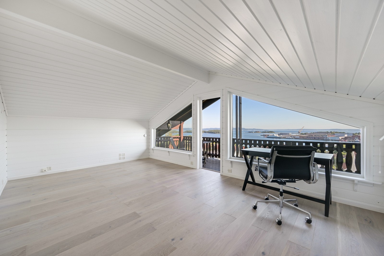 Dette kan bli ditt nye hjemmekontor - kan også være både soverom, TV-stue e.l. Galleribilde