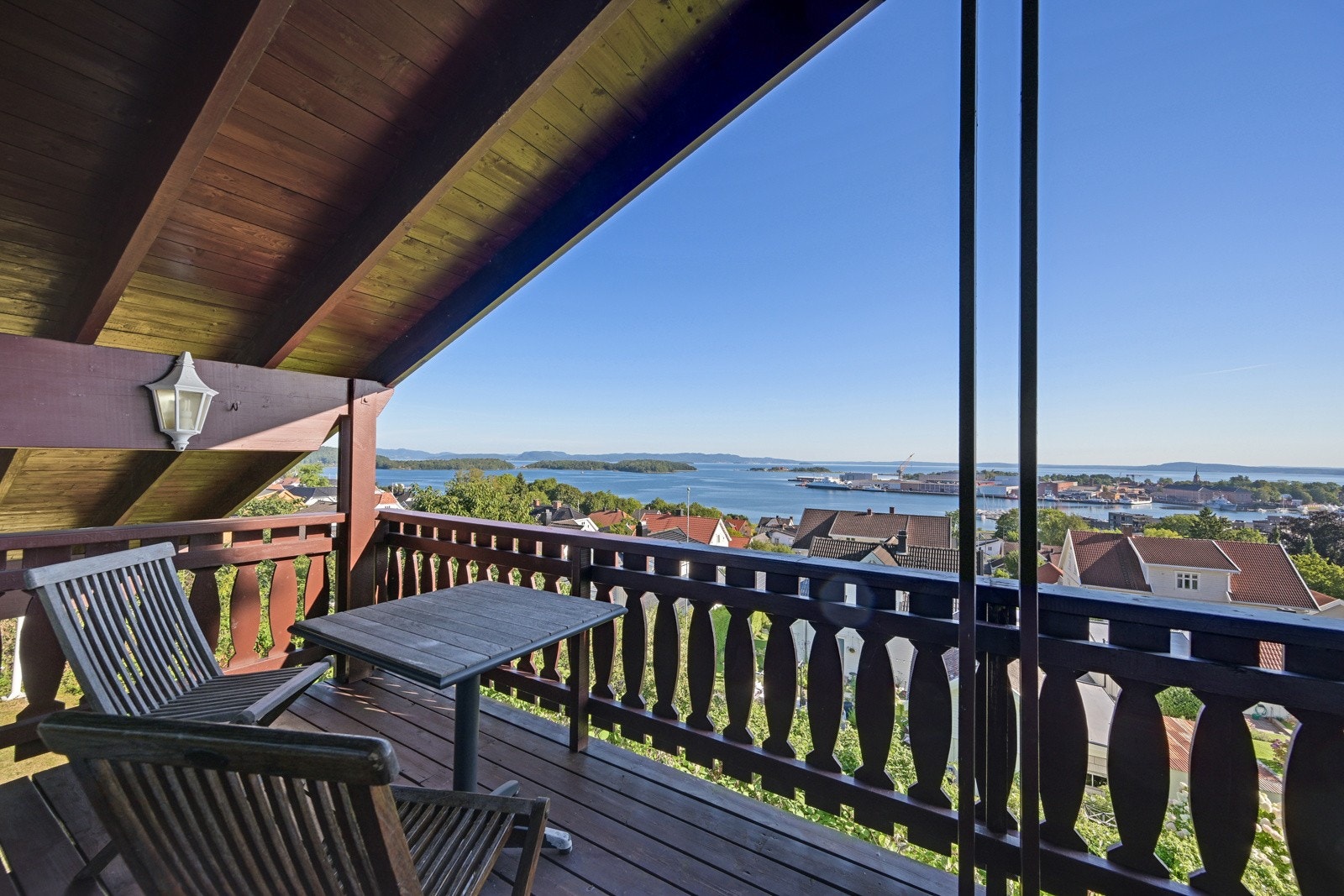 Utsikt fra balkongen en sommerdag i 2025 Galleribilde