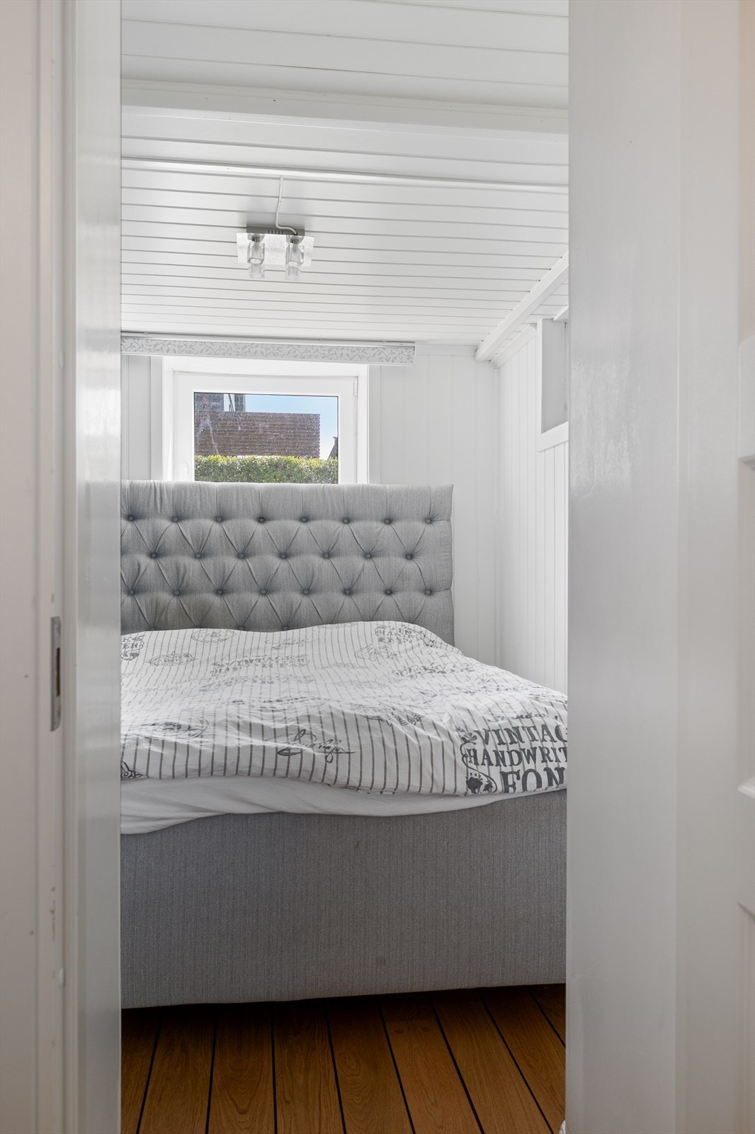 Dette er ikke et godkjent soverom, da det ikke er omsøkt fra kjeller til hoveddel. Galleribilde