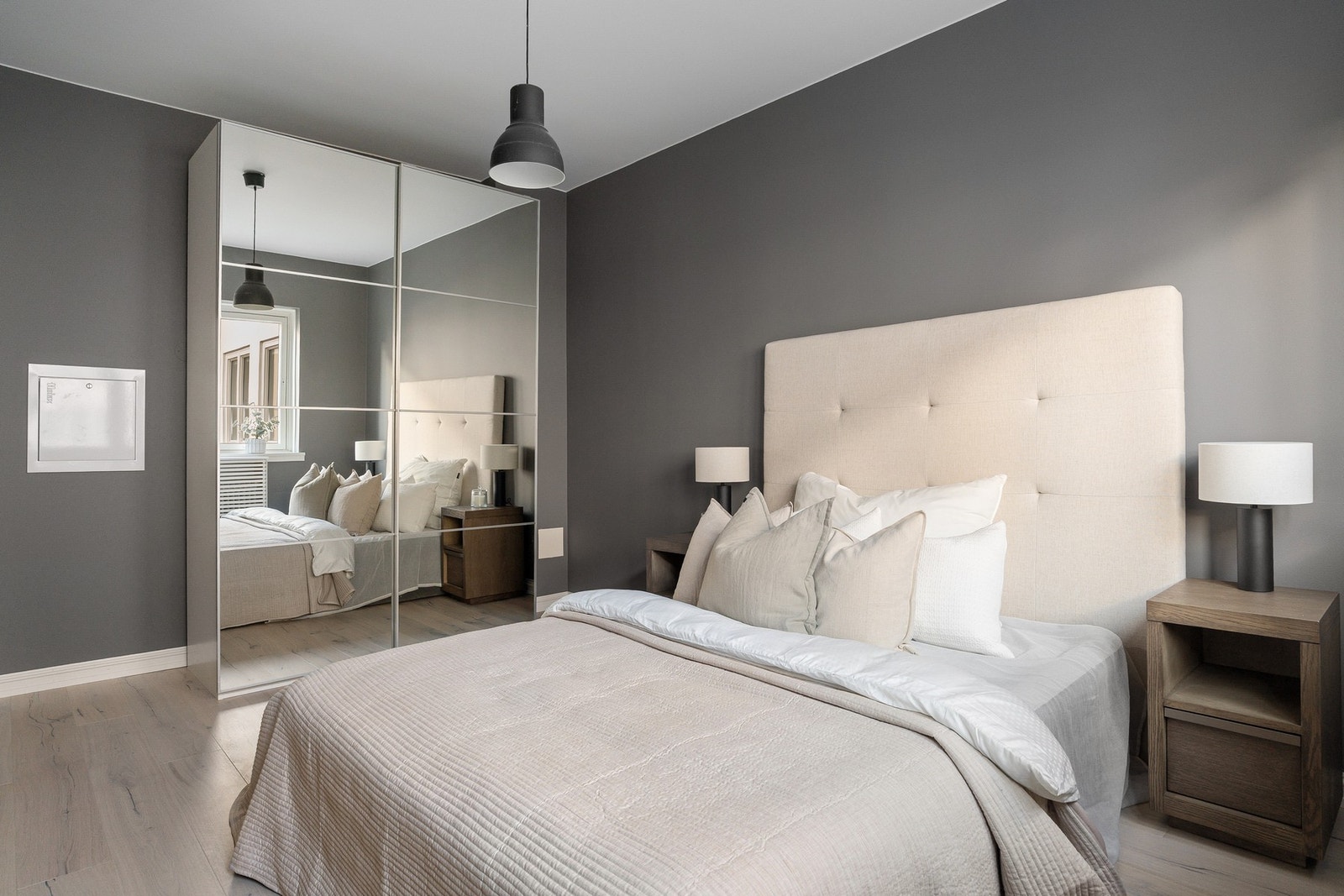 Soverommene vender mot øst, og bakgård - som sikrer en sval temperatur hele året samt at det er helt stille. Galleribilde