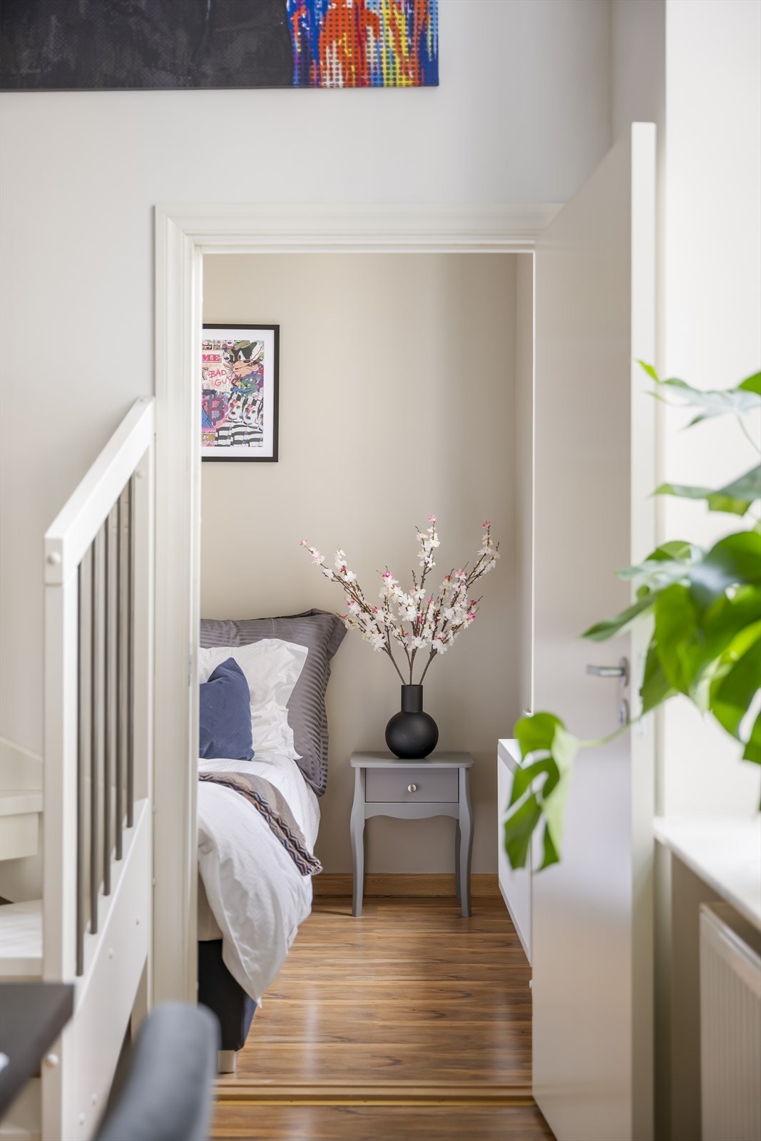 Varmvann, fyring og TV/Internett er inkludert i felleskostnadene. Galleribilde