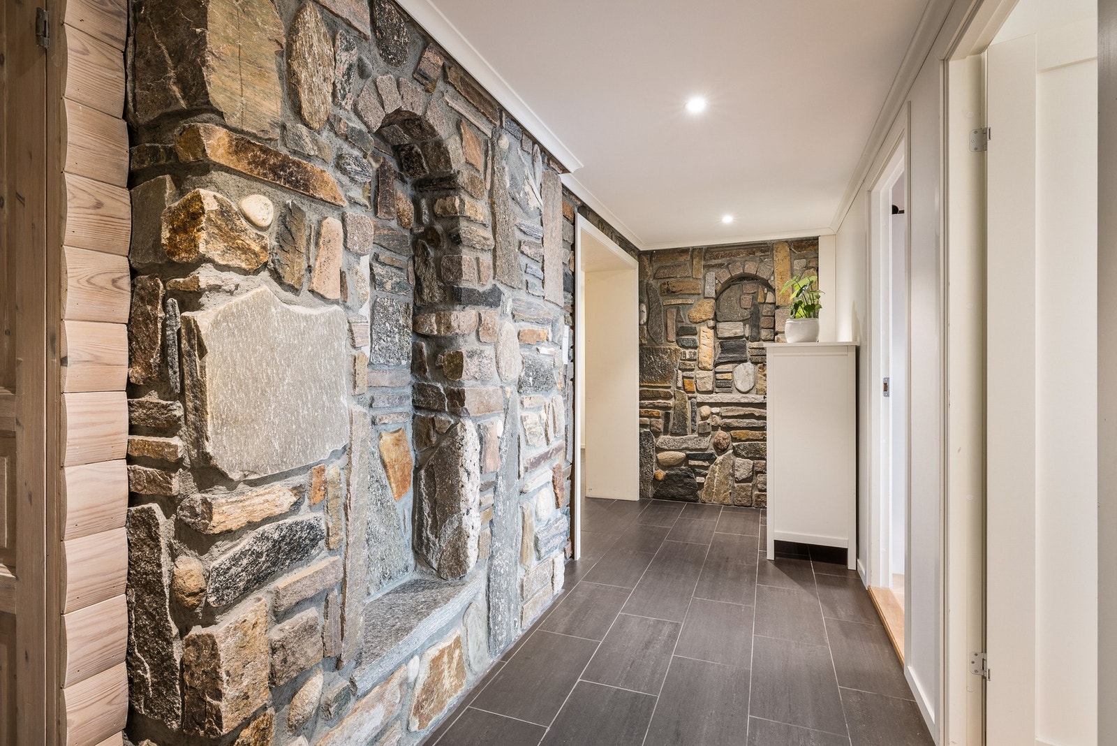 Mellomgang til 2 soverom og kinorom Galleribilde