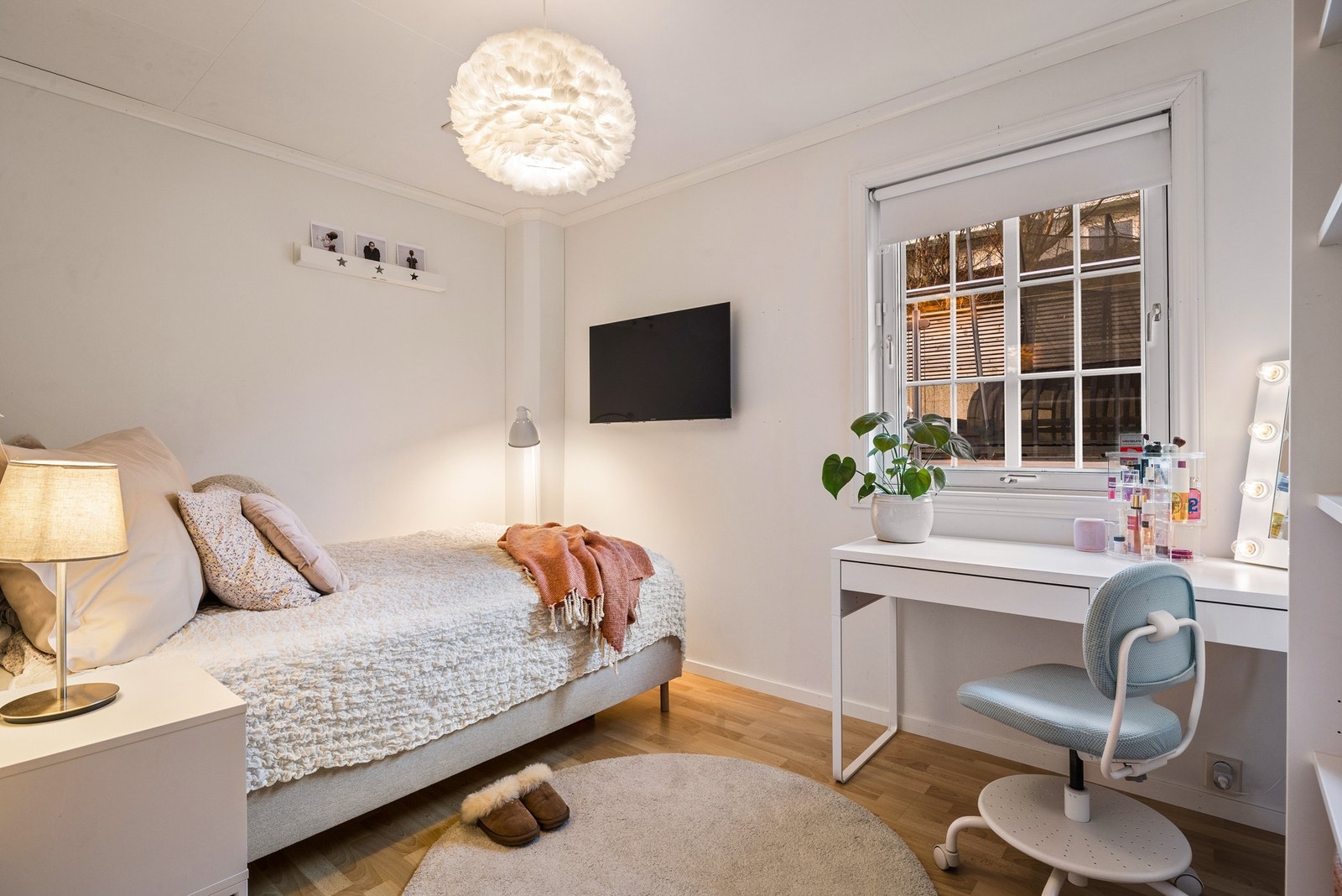 Soverom nr 3 vender mot bakhagen Galleribilde