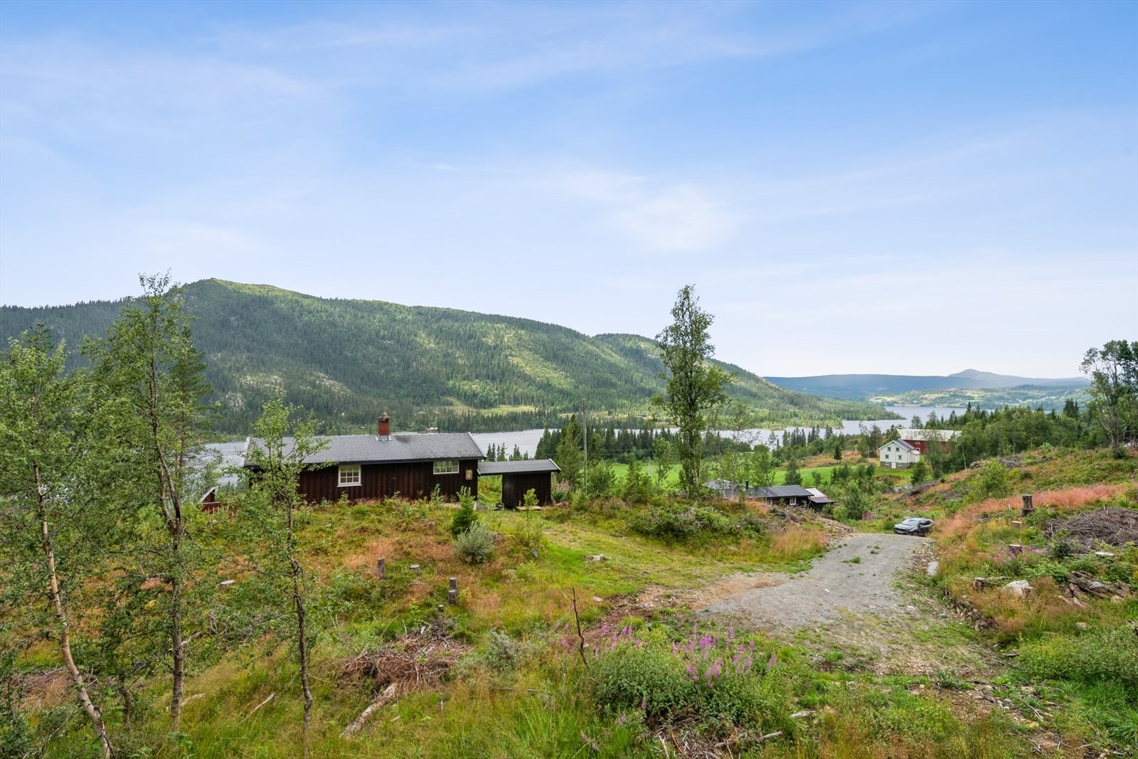 Flott beliggenhet med utsikt over Steinsetfjorden. Galleribilde