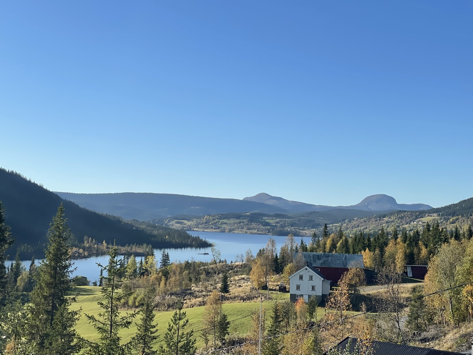 Panoramautsikt fra verandaen. Meglers private bilde. Galleribilde