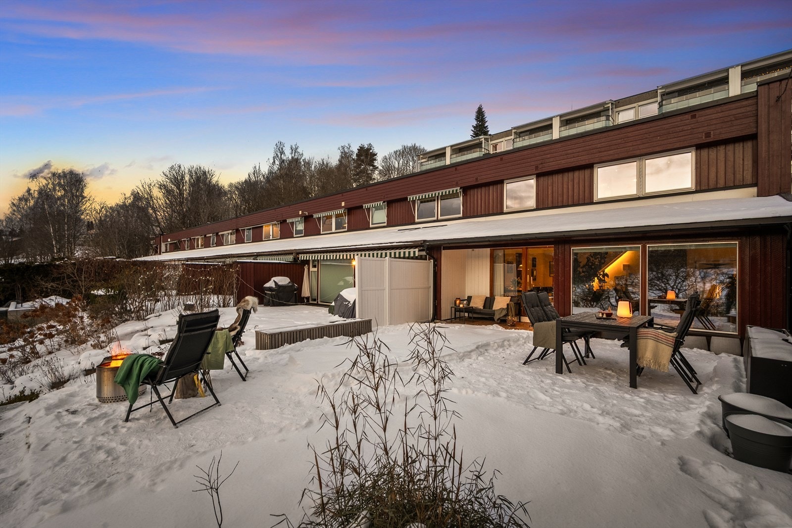 Her kan man samle venner til grilling, nyte late sommerdager i sittegruppen, eller bare slappe av i fredelige omgivelser. Galleribilde