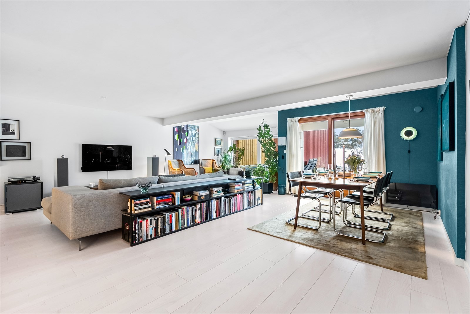 Sosialt midtpunkt - Stuen gir en god følelse av lys og plass. Galleribilde