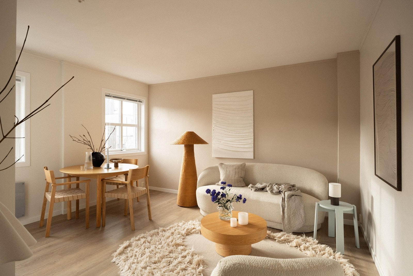 Svært populær beliggenhet med tilbaketrukket leilighet i 5. etasje med heis og praktisk planløsning. Galleribilde