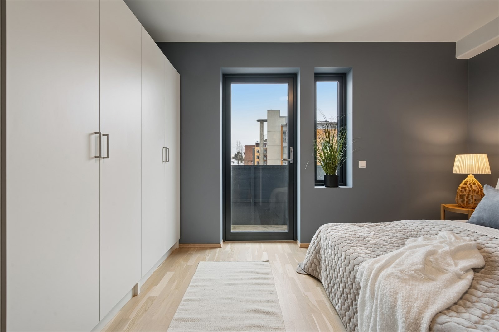 Garderobeskap følger med Galleribilde