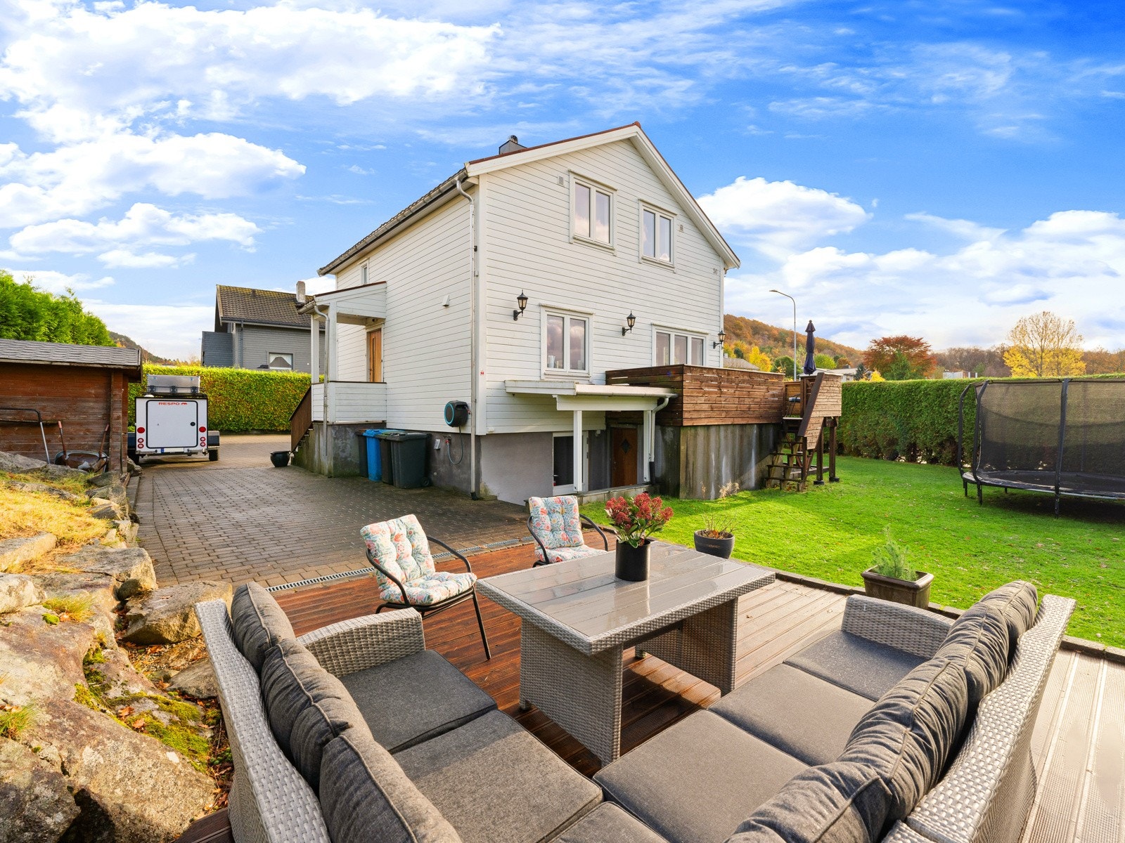 Med gode solforhold kan man nyte lange, lyse dager ute i fredelige omgivelser. Galleribilde