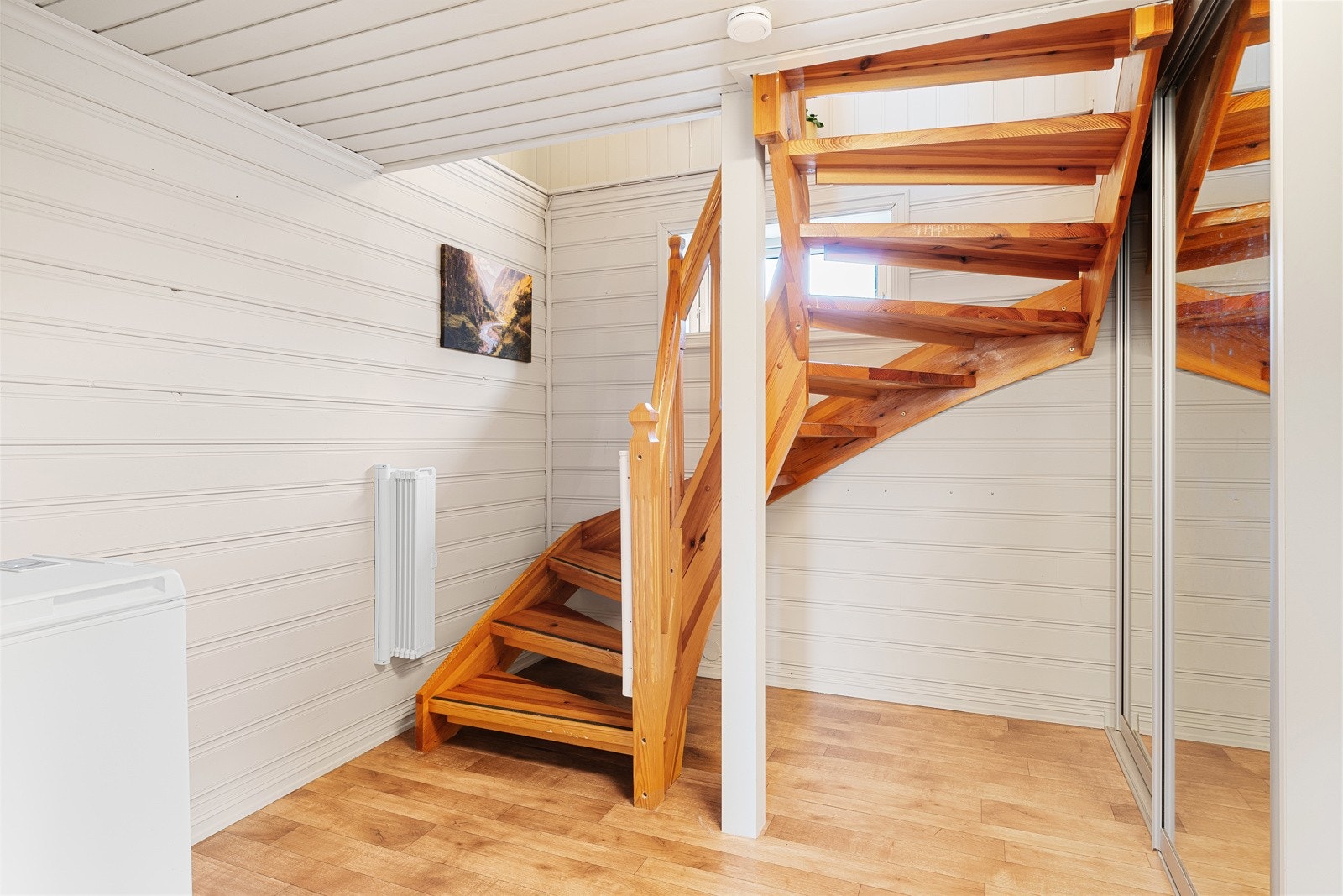 Trapp ned til kjelleretasjen. Galleribilde