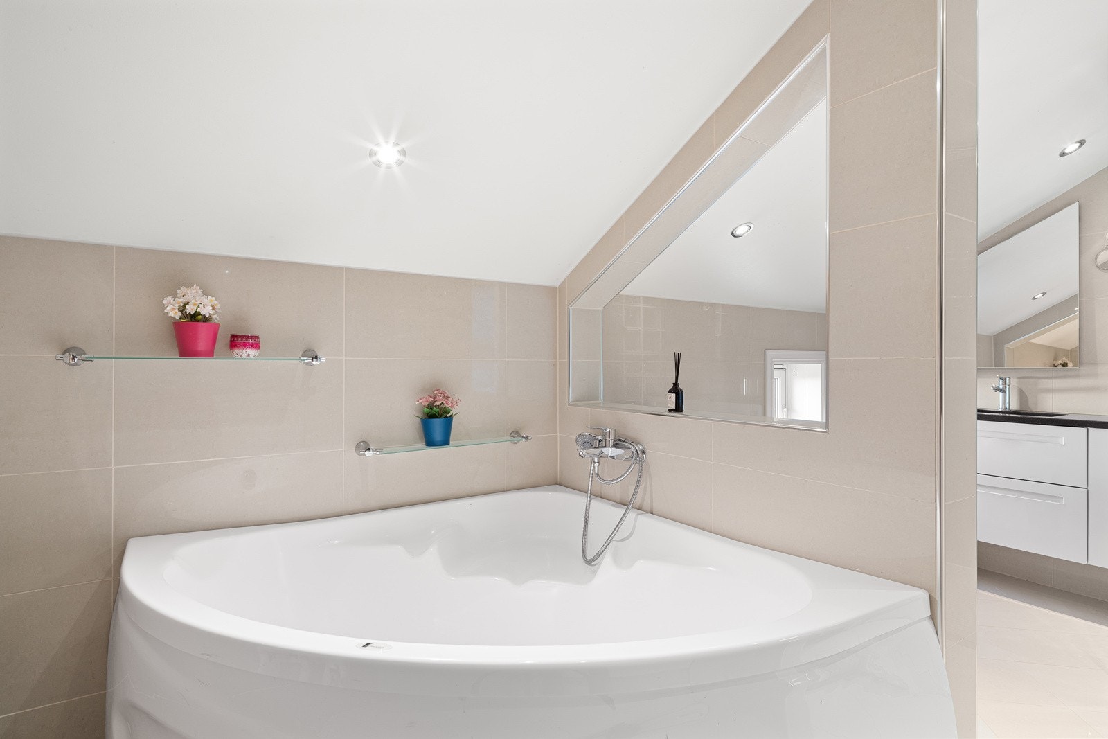 Hjørnebadekar. Galleribilde