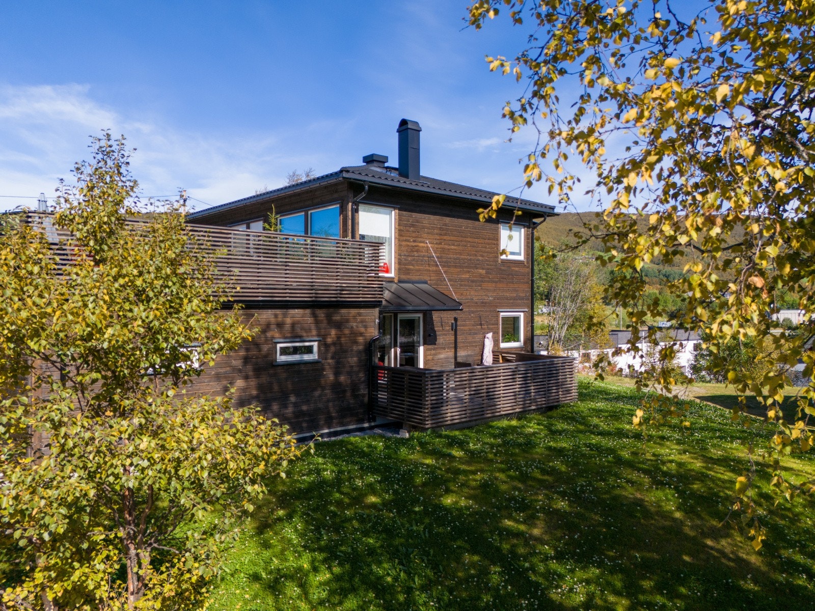 Lokal Eiendomsmegler MNEF/Partner/Økonom Ådne Holestøl Hognerud har gleden av å vise frem Lauvrudvegen 4B. Galleribilde