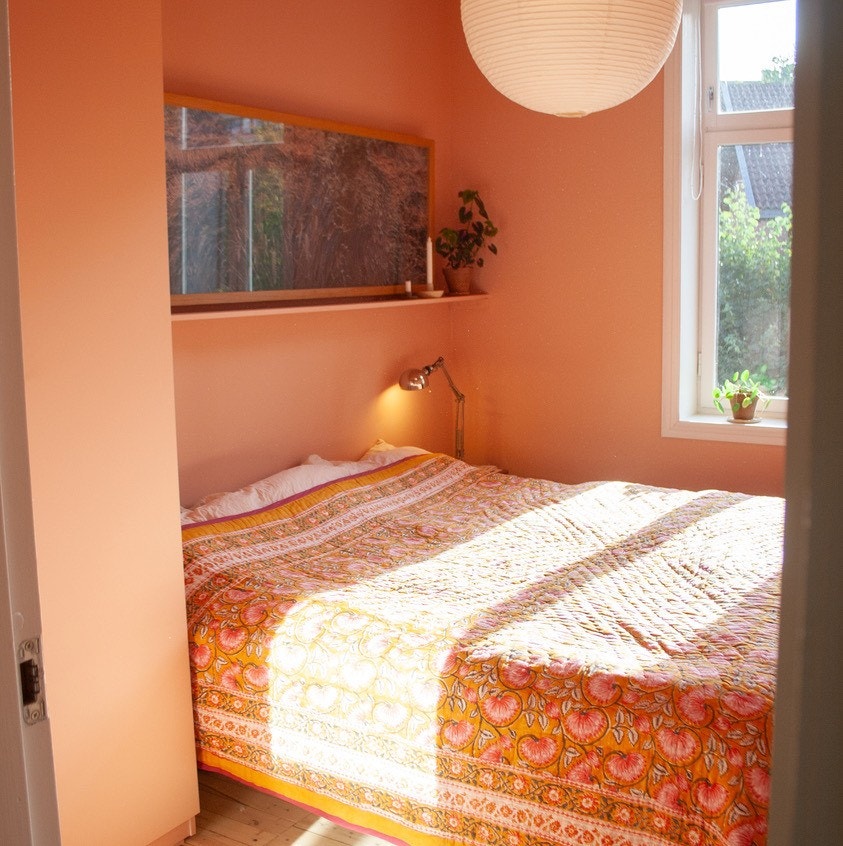 En gjennomgående planløsning med store vinduer i flere himmelretninger gir mye herlig lys. Galleribilde