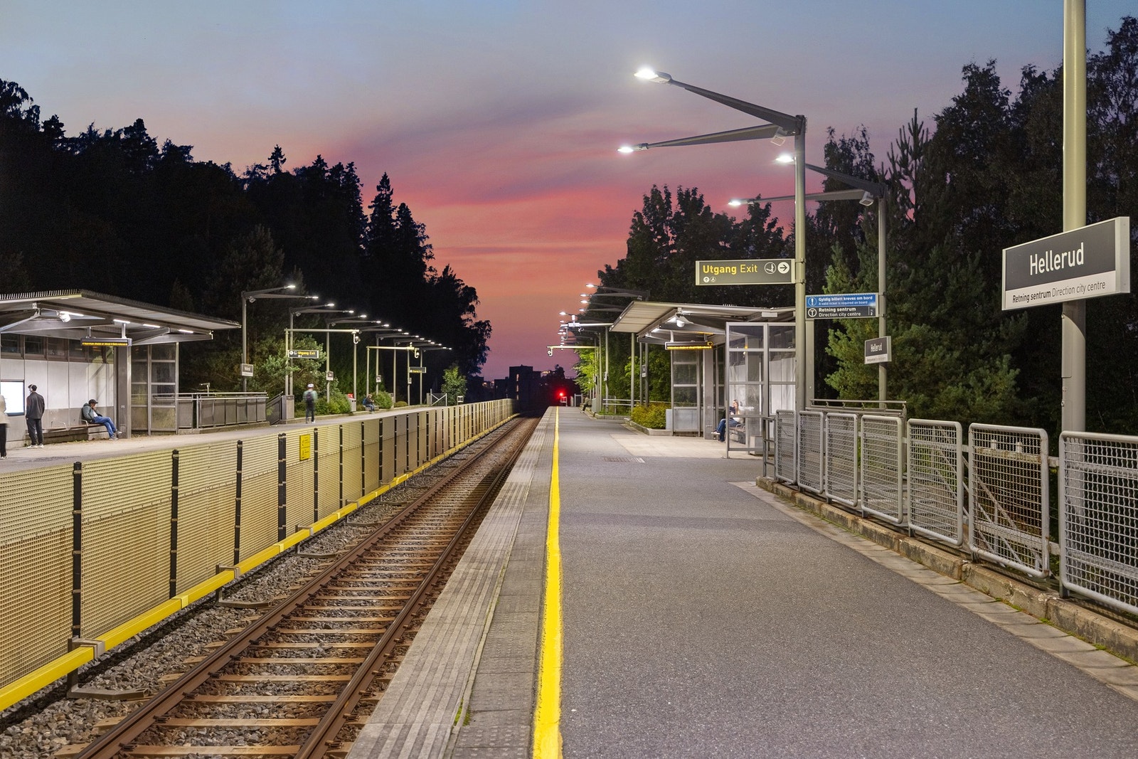 Nærhet til T-bane, her ved Hellerud. Galleribilde
