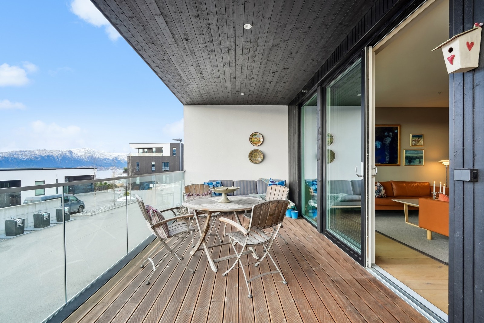 Denne er sørvendt med gode solforhold gjennom hele dagen. Galleribilde