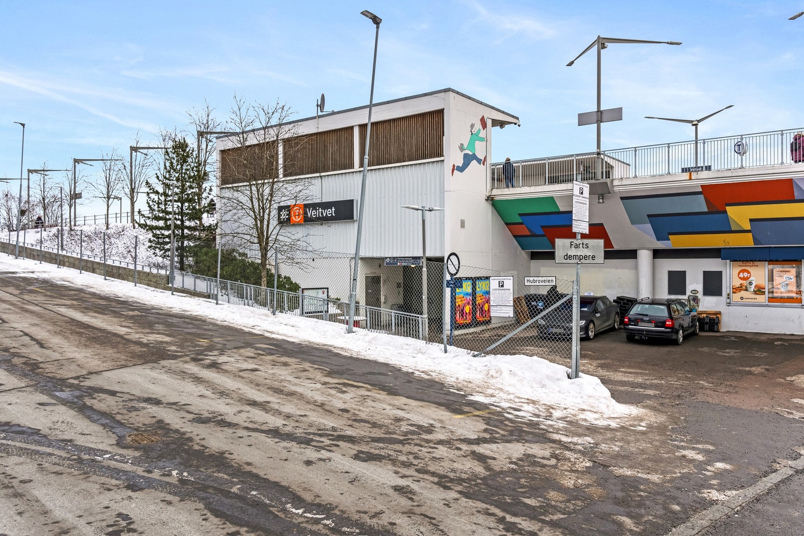 Veitvet T-bane er ca. 2 minutter unna samt bussholdeplass med buss døgnet rundt 7 dager i uken Galleribilde