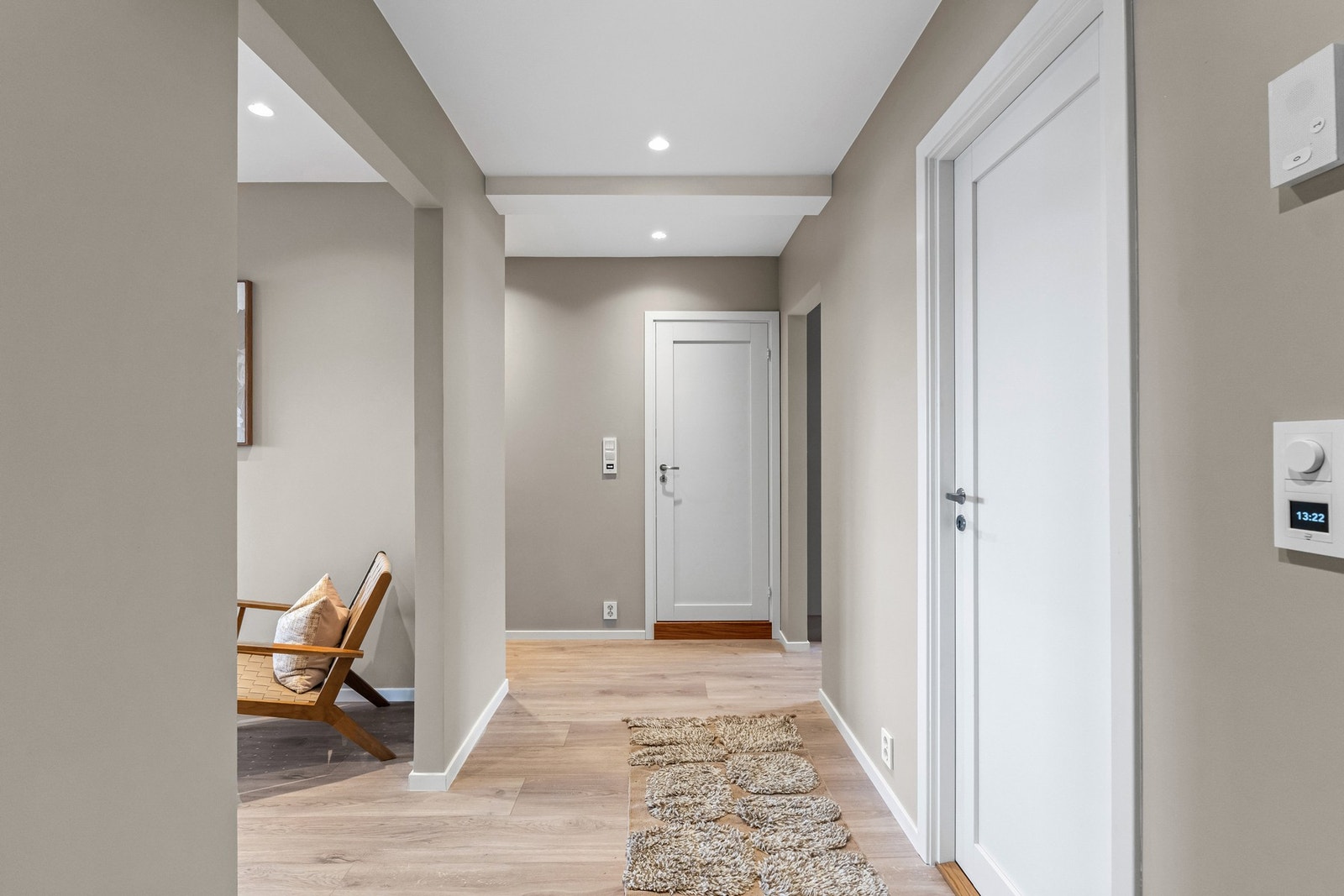 Videre tilkomst til soverom 2, kjøkken, bad og vaskerom/bod Galleribilde