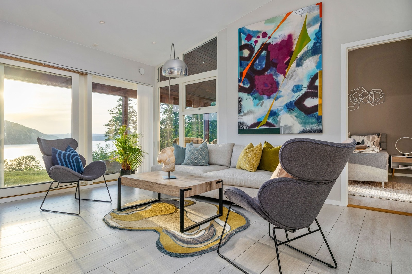 Elegant lyssetting og moderne design. Galleribilde