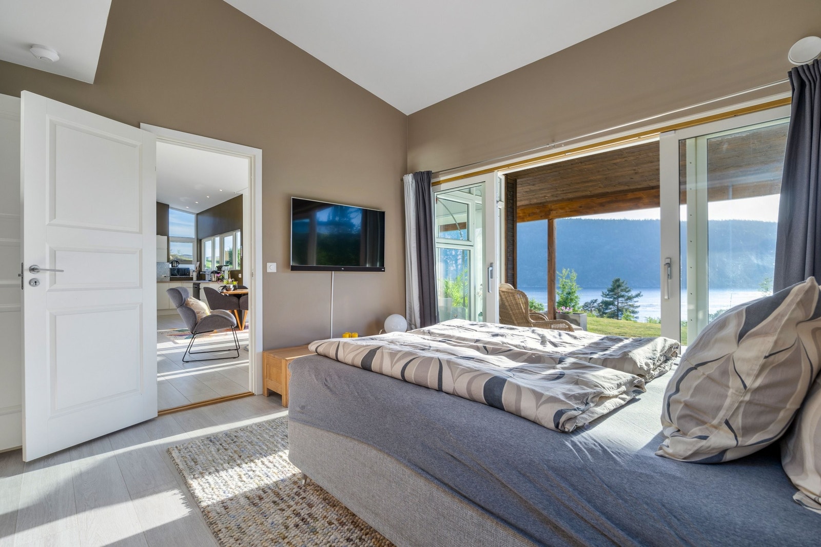 Alt du ser på bildene medfølger. Galleribilde