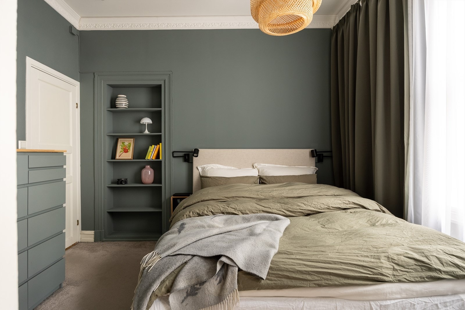 Soverommet har god plass til dobbeltseng og garderobeløsning. Galleribilde