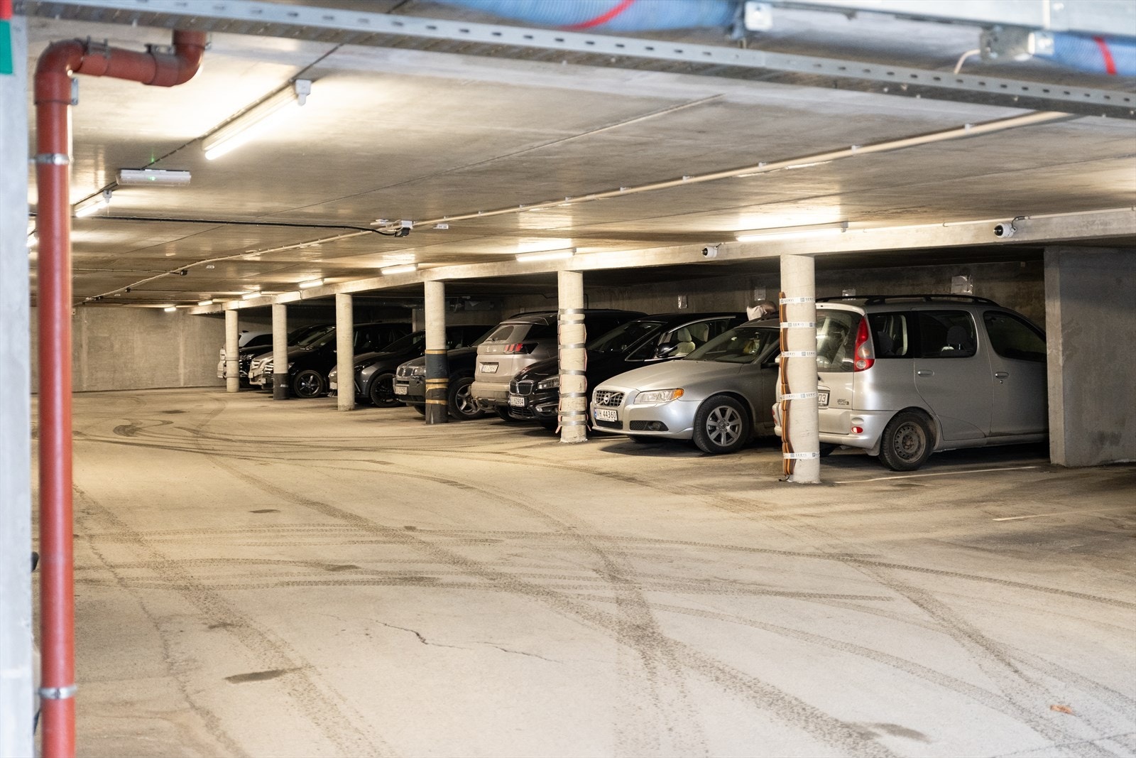 Det medfølger også fast p-plass i garasje og bod i kjeller. Galleribilde