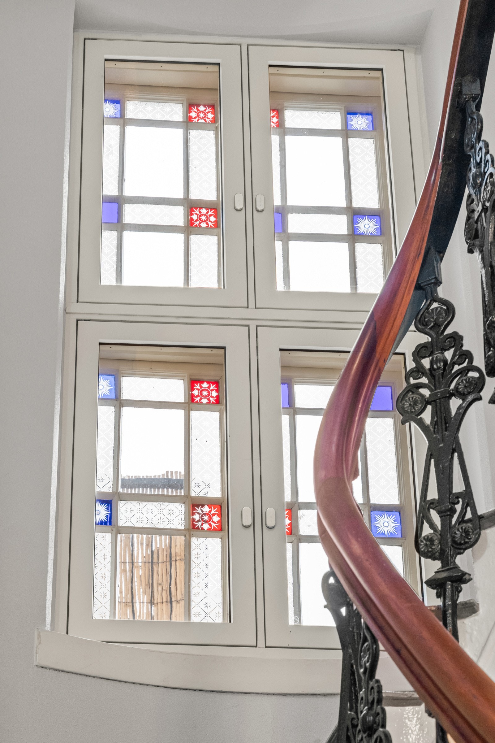 Flott trappeoppgang med klassiske detaljer Galleribilde