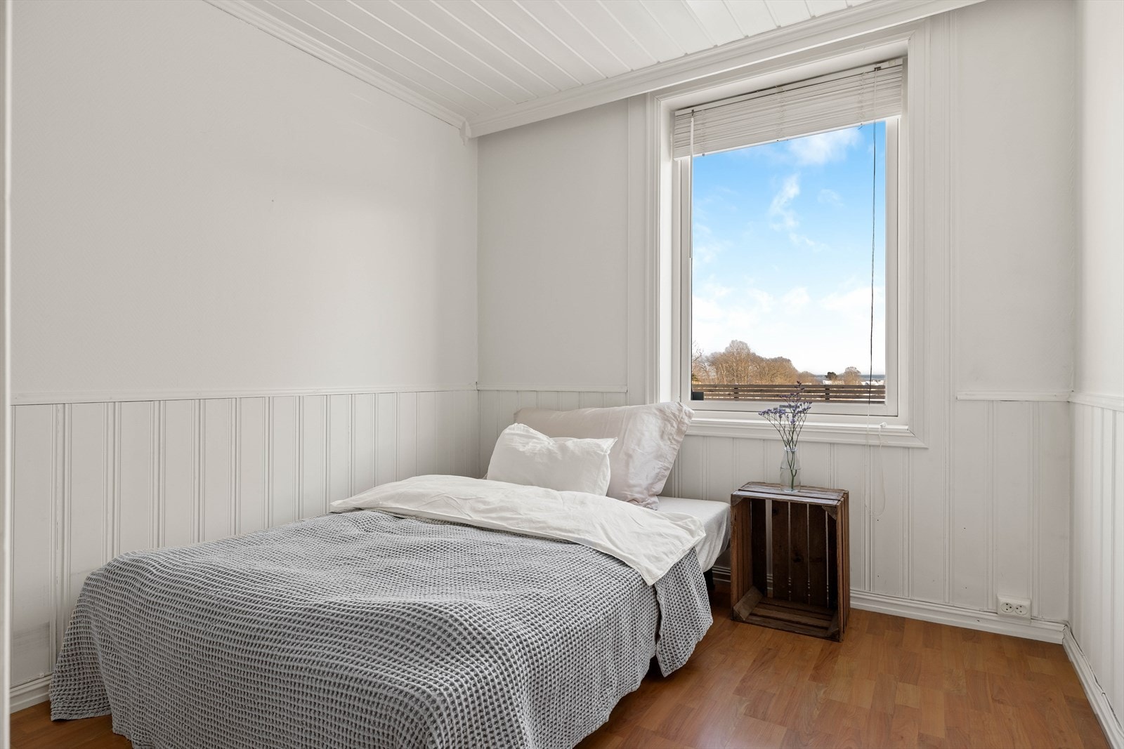 Soverom nr. to er godt egnet som gjesterom, barnerom eller kontor - alt etter egne ønsker og behov. Galleribilde