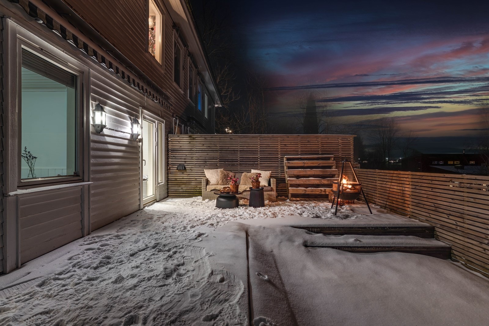 Her er det god plass til ønskelig utemøblement og hyggelig beplantning på vår- og sommerhalvåret. Galleribilde