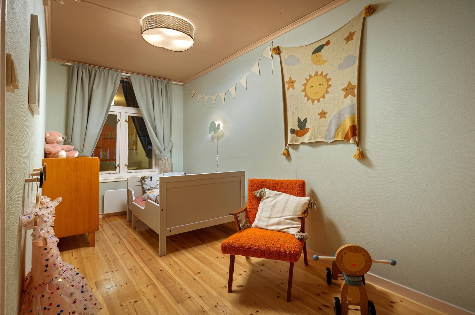 Et herlig barnerom? Dette vender også ut mot baksiden av bygget. Galleribilde