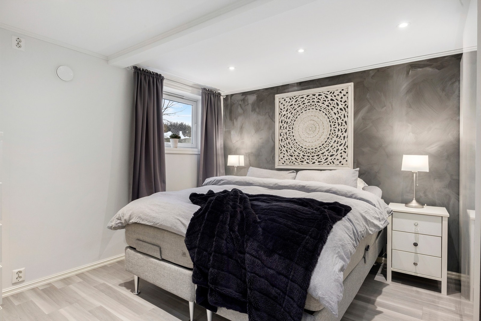 Kjellerrom benyttet som soverom. Rommet er ikke omsøkt og dermed ikke godkjent for varig opphold. Galleribilde