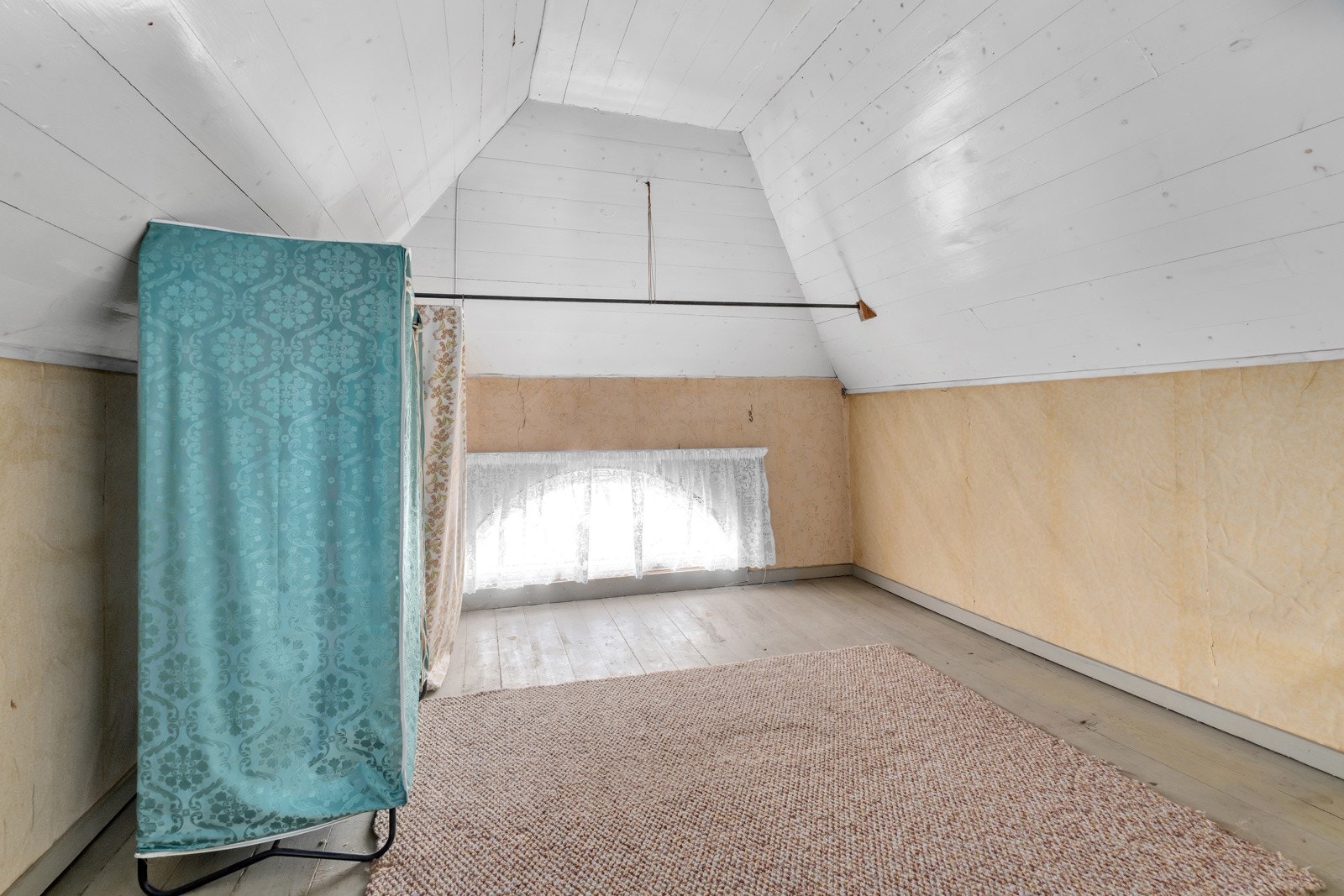 Innredet loftsrom (ikke godkjent til beboelse) Galleribilde