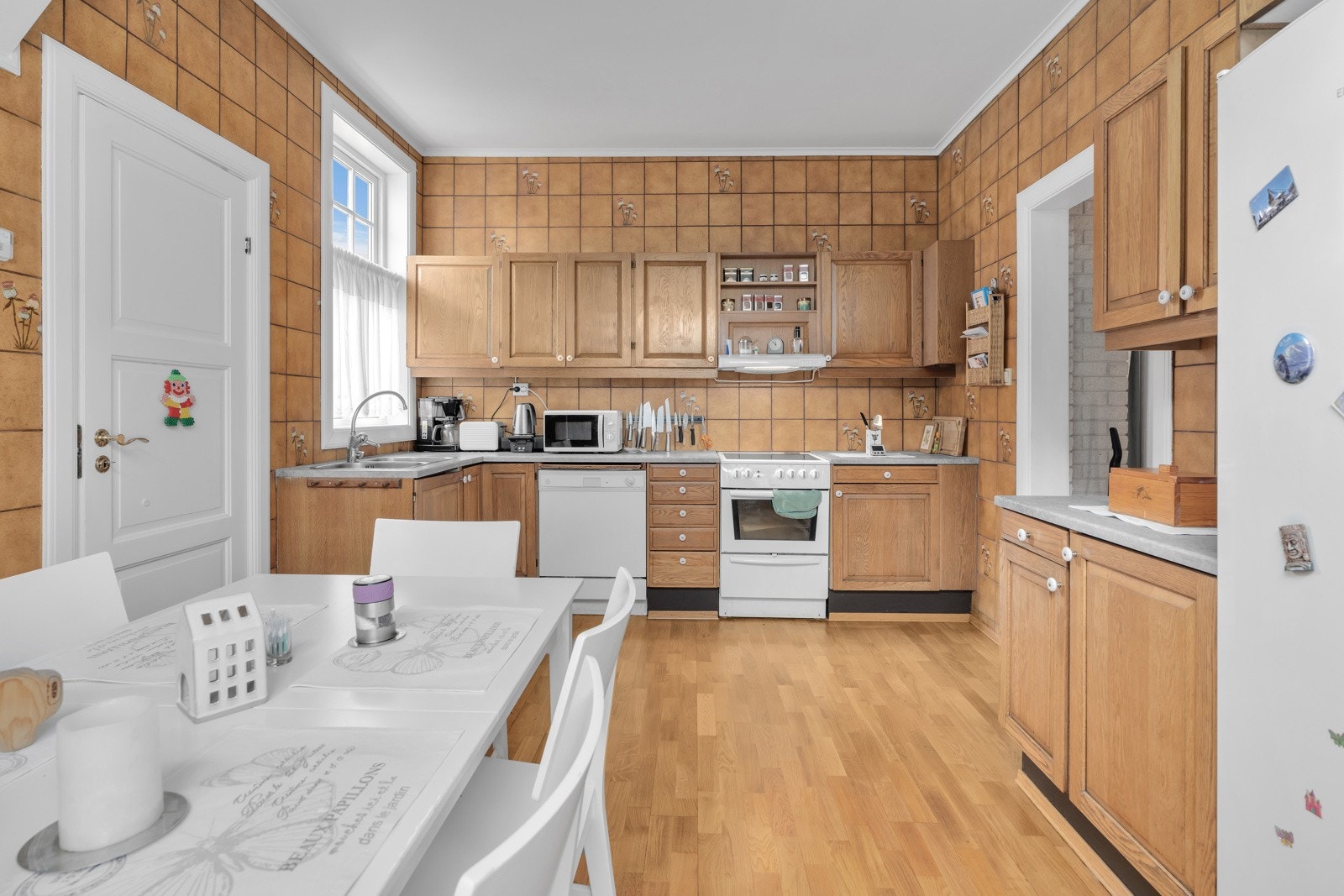 Også på kjøkkenet er det god takhøyde. Galleribilde