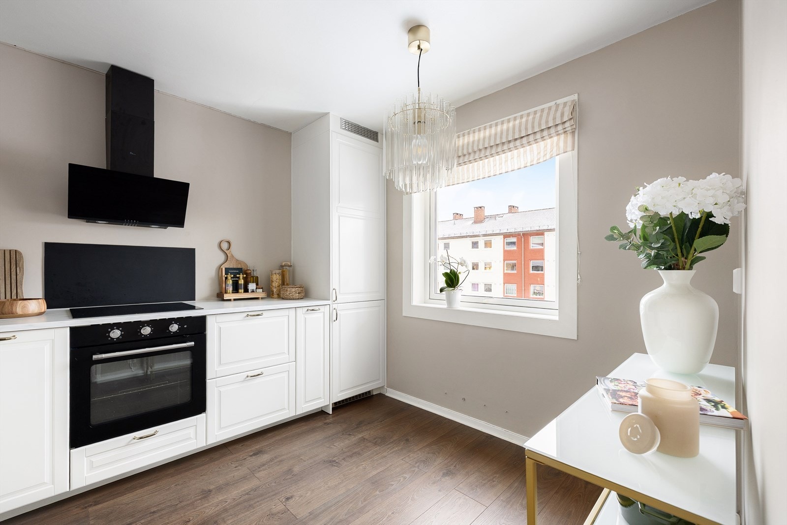 Her kan man enkelt lage mat sammen, uten at det føles trangt. Galleribilde