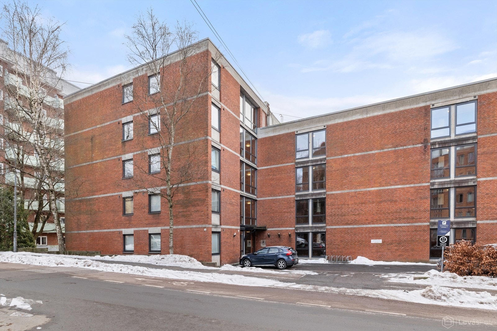 Utleie av sameiets garasje- og biloppstillingsplasser forestås av styret i sameiet. Galleribilde