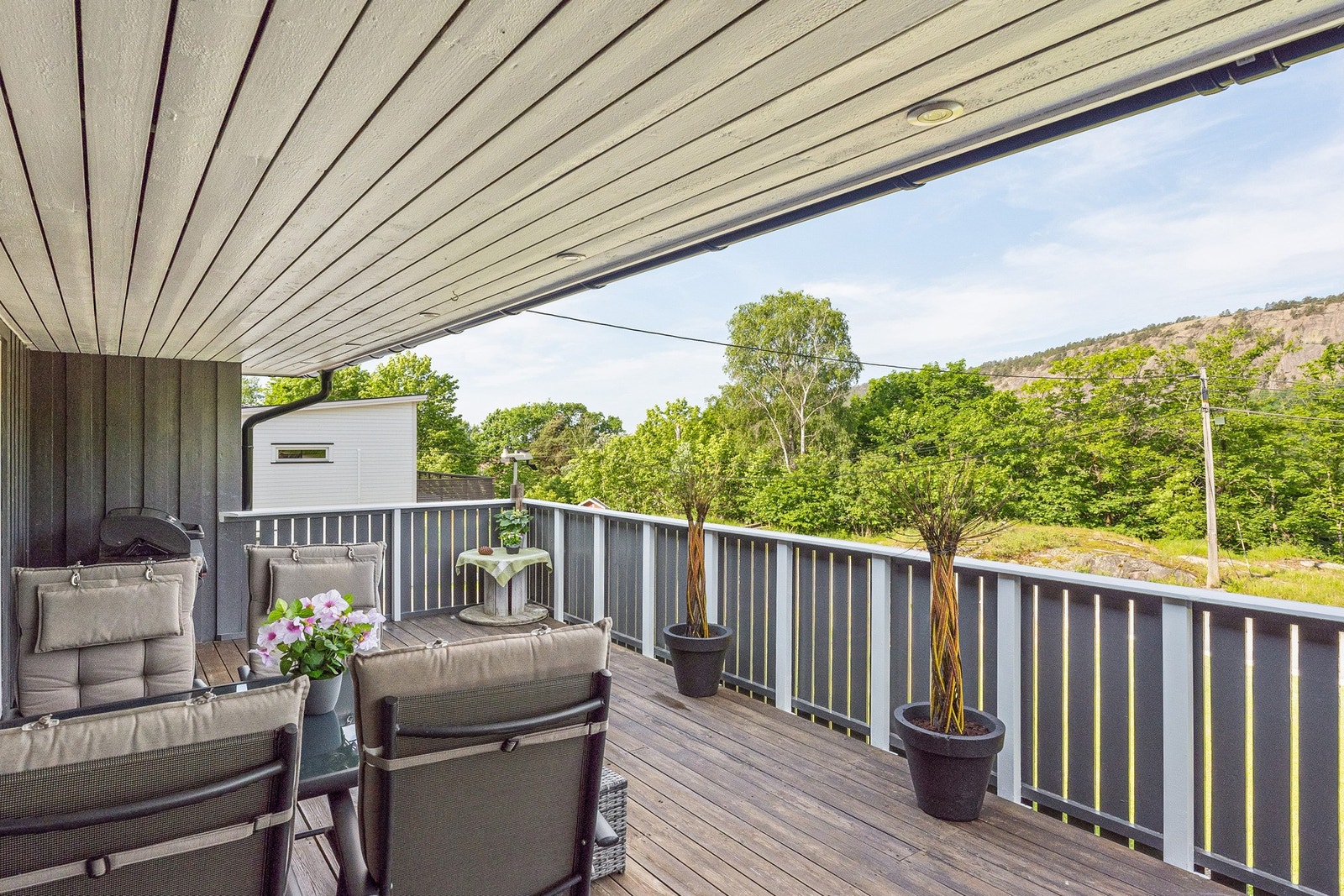 Denne verandaen har adkomst fra stuen og det ene soverommet. Galleribilde