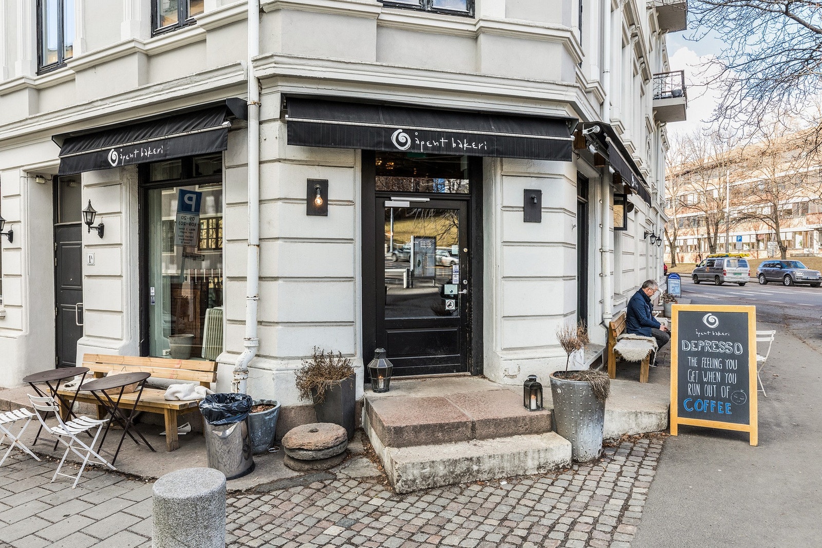 En kort spasertur opp Sofies gate til Åpent Bakeri ved "Idioten". Galleribilde