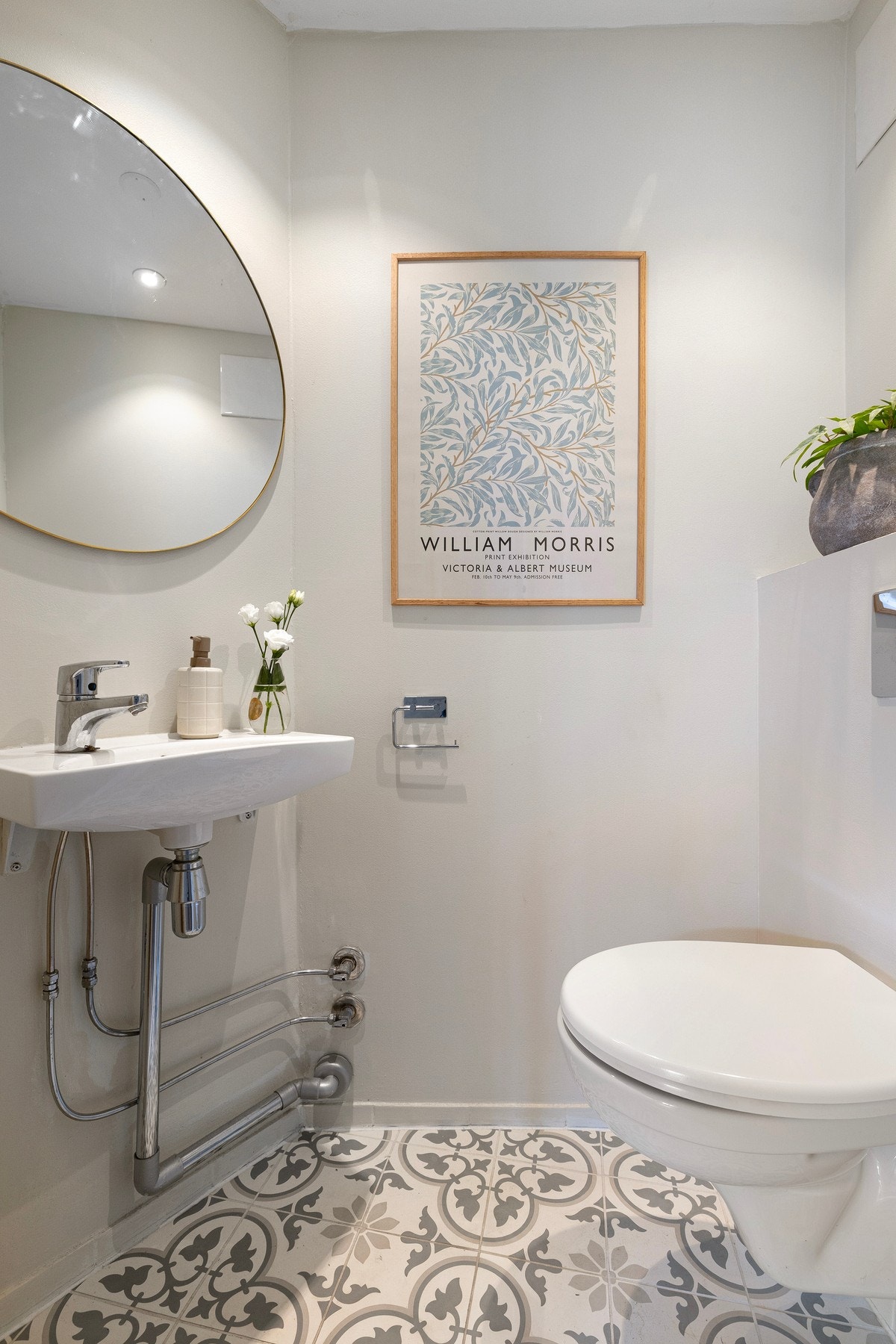 Meget praktisk separat wc med adkomst fra entré. Galleribilde