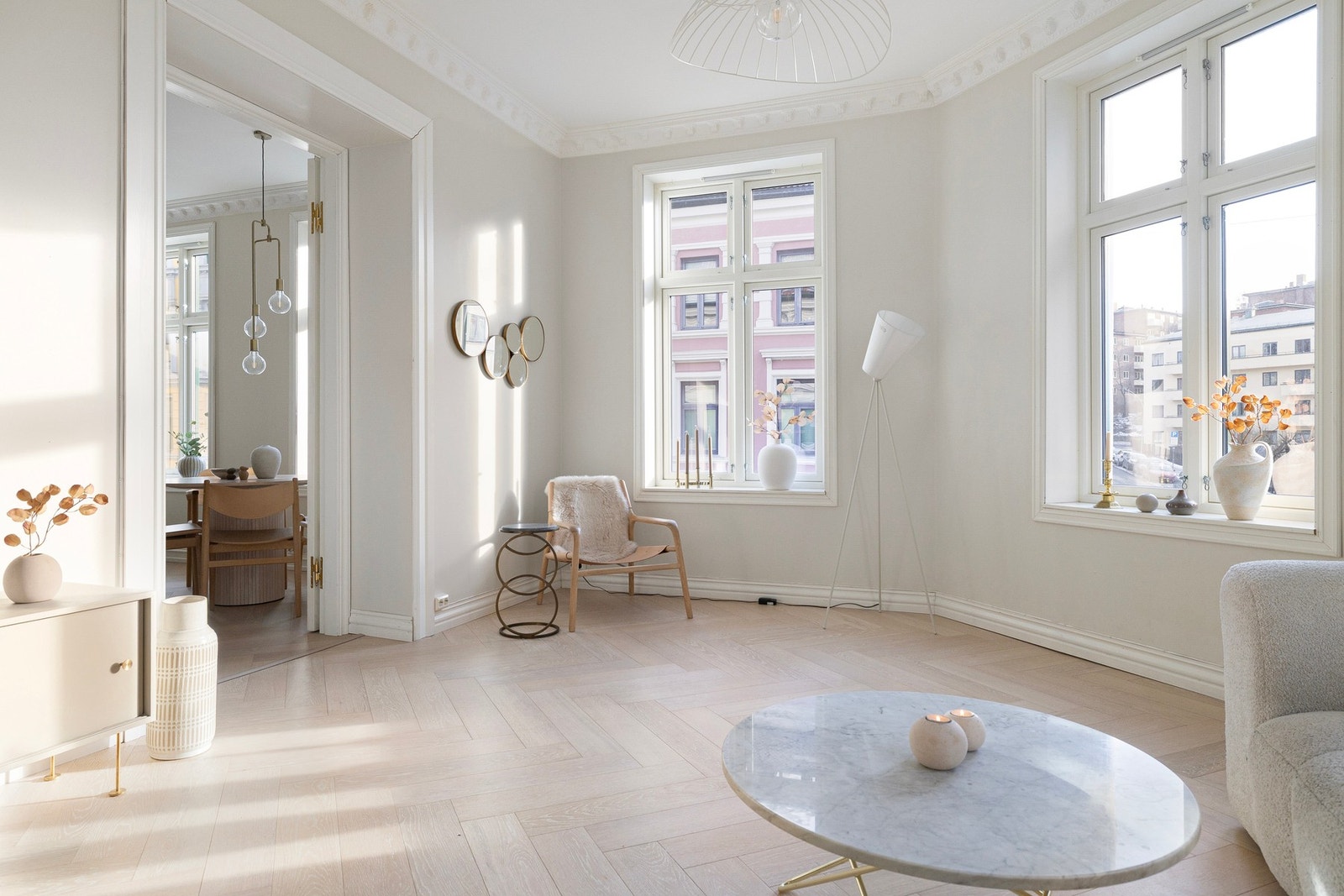 Nye vinduer i 2023 mot gate. Galleribilde