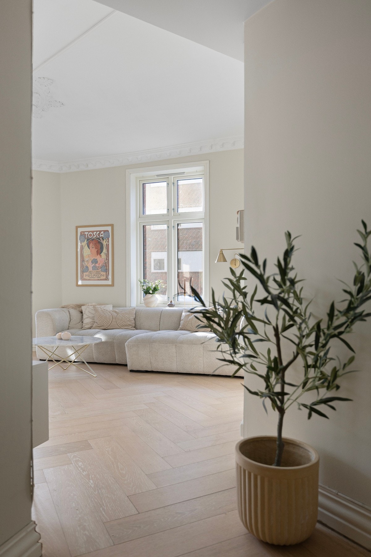 Fasaden ble renovert og malt i 2023. Galleribilde