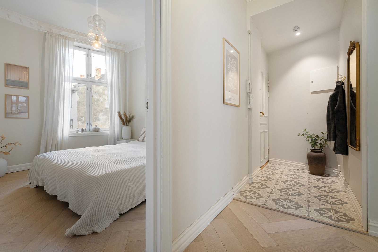 Behagelig gulvvarme i entré. Galleribilde