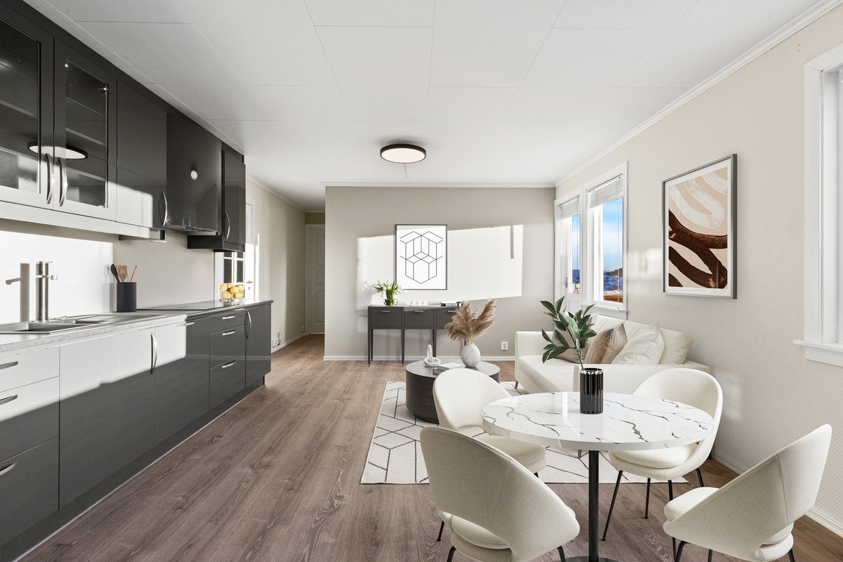 Velkommen til Bremsnesveien 2 - stor leilighet med høy standard og gode materialvalg, renovert vinteren 2024/2025. Supersentral beliggenhet. Galleribilde