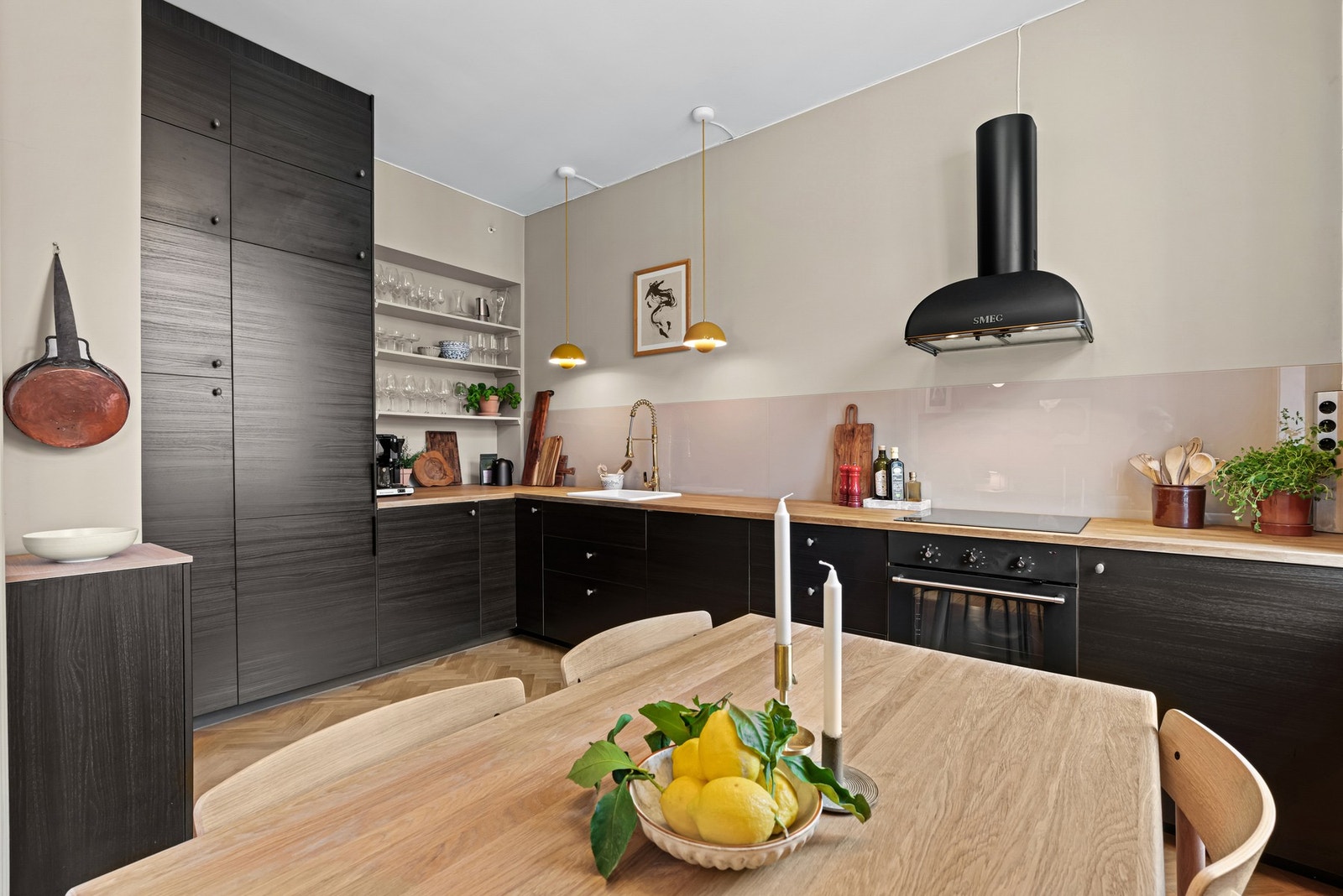 En klassisk, romslig og meget lekker 2-roms andelsleilighet Galleribilde