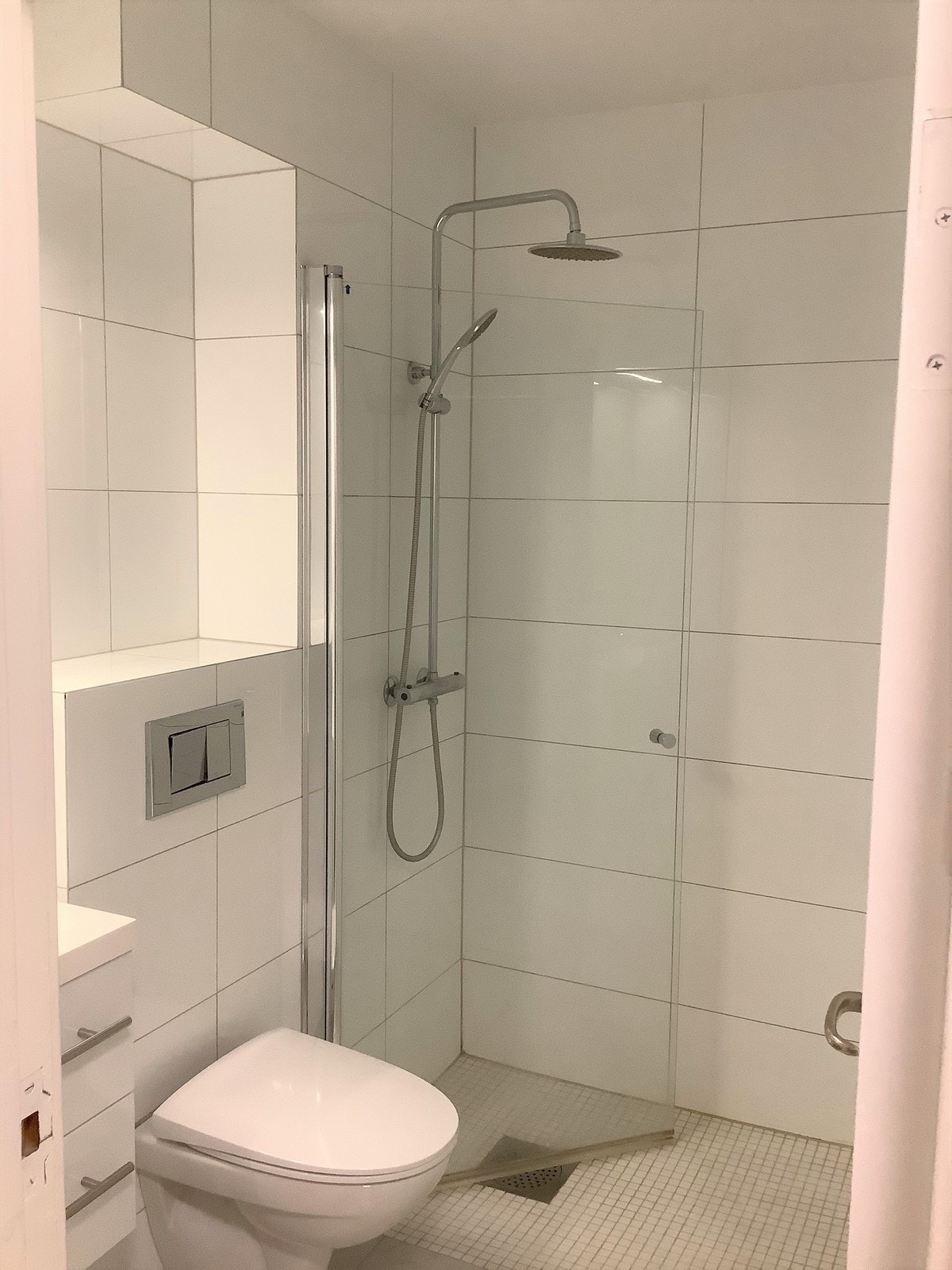 Pent bad. Felles vaskeri i kjeller. Galleribilde