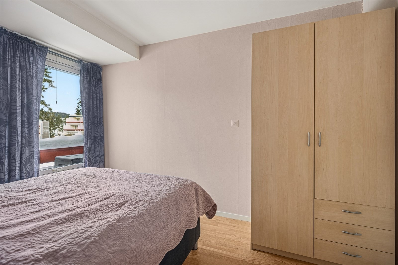 Hovedsoverommet har garderobeskap. Galleribilde