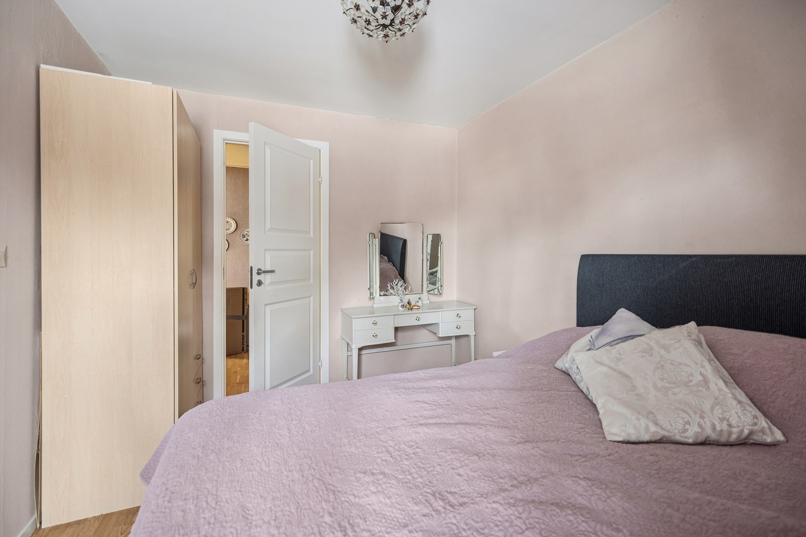 God plass til ønsket møblement. Galleribilde