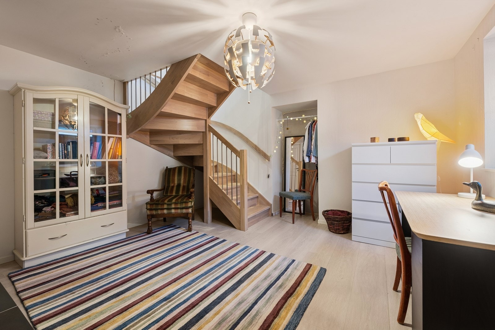 Gang i kjeller. Galleribilde