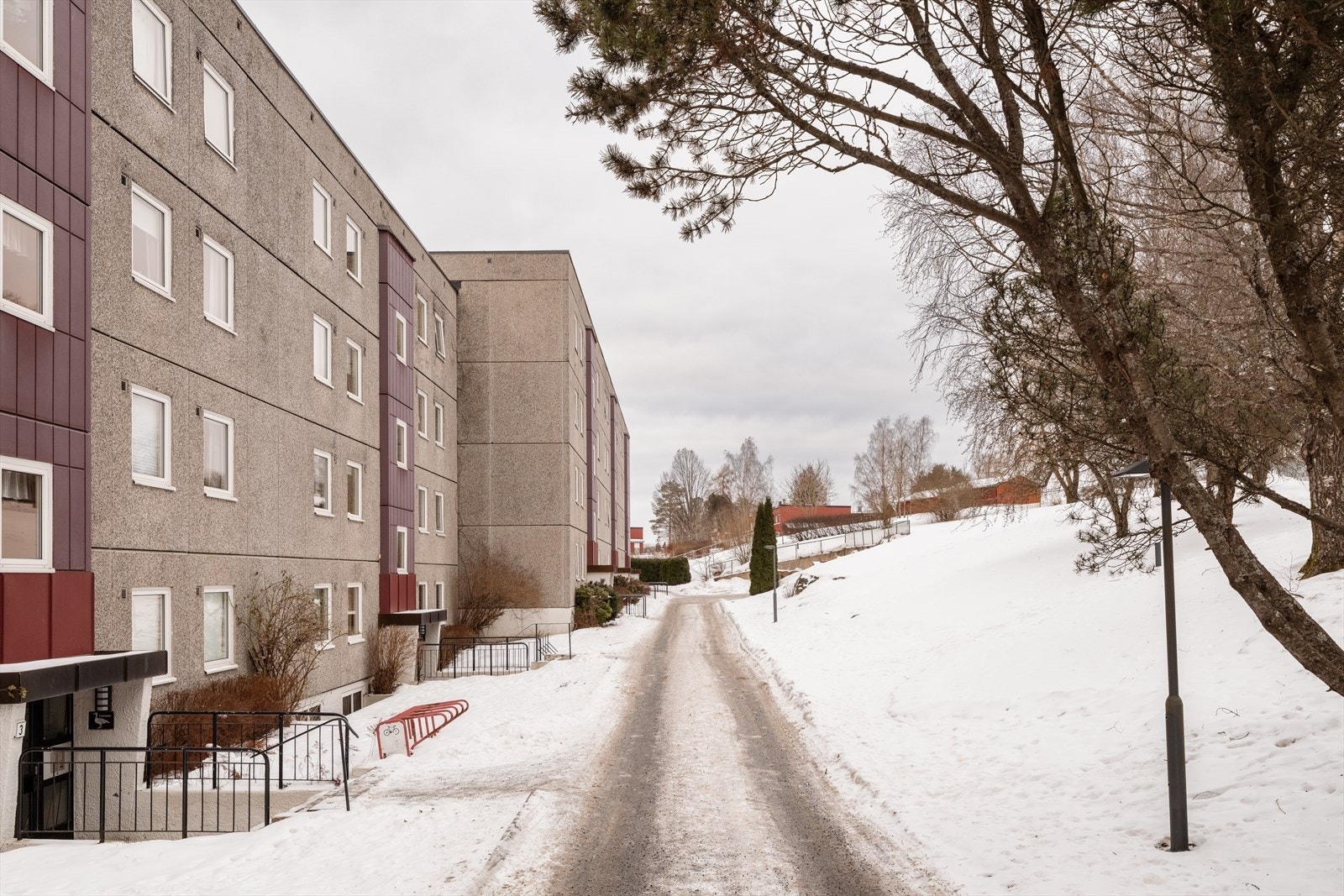Hverdagslogistikken er enkel med kort gangavstand til Bogerud T-banestasjon og butikker. Galleribilde